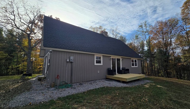 Amazing secluded 3-bedroom house with AC in charming Floyd VA, near FloydFest.