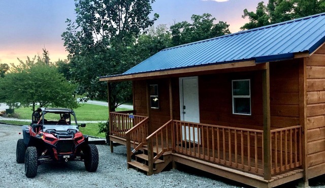 Amazing Wooden Cabin Close to Great Hiking Trails in Jamestown, Tennessee