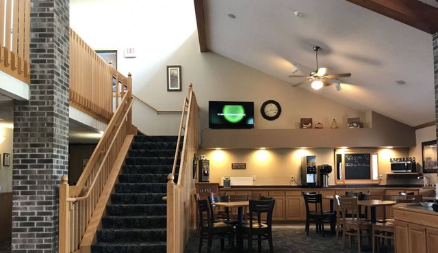An Adventure Awaits! Free Breakfast & Free Parking, Steps to Marieke Gouda