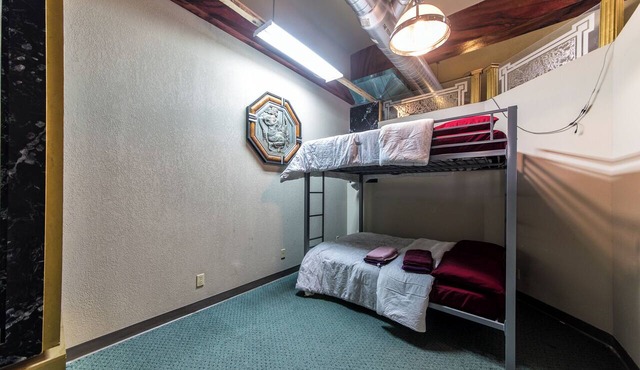 ASGARD - 6 Bedroom Apartment