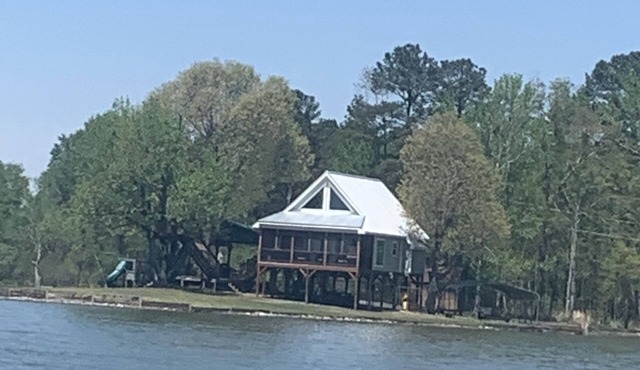 Awesome 4 Bed/2 Bath on Private Point, Spectacular Lake Views!