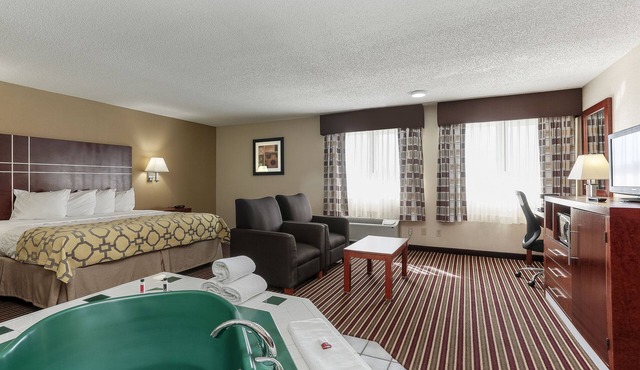 Baymont by Wyndham Bowling Green