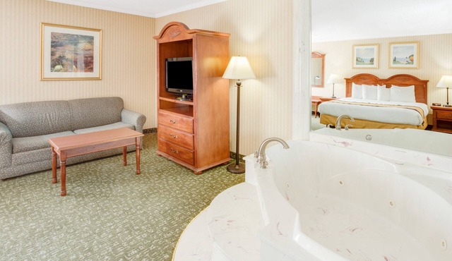 Baymont by Wyndham Kalamazoo East