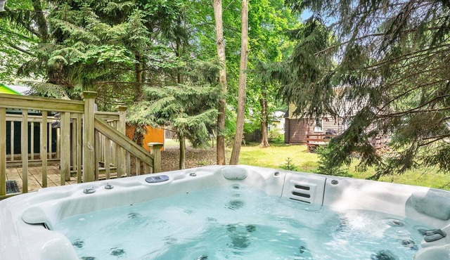 Beach Glass: Walk to Lake Michigan Beach, Pet-Friendly, Hot Tub, Screen Porches