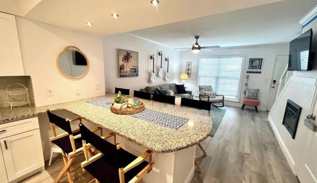 Beachy 2bd Townhouse w/Garage