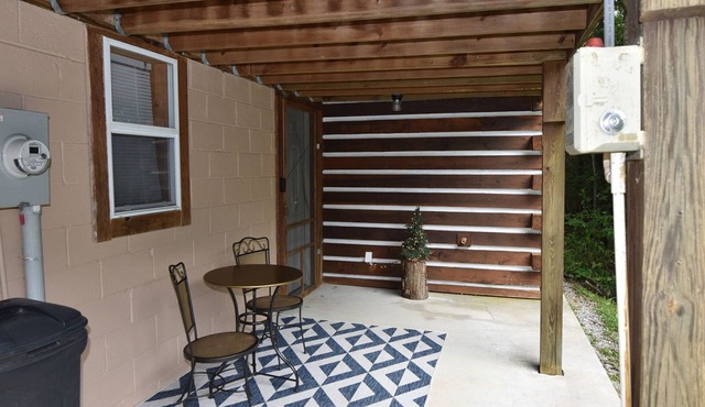 Bear Den - Cozy Lower Level Cabin · Laurel Lake ·Full Kitchen