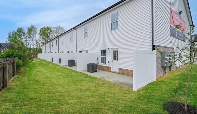 Beautiful 3-bedroom apartment with AC in charming Clarksville