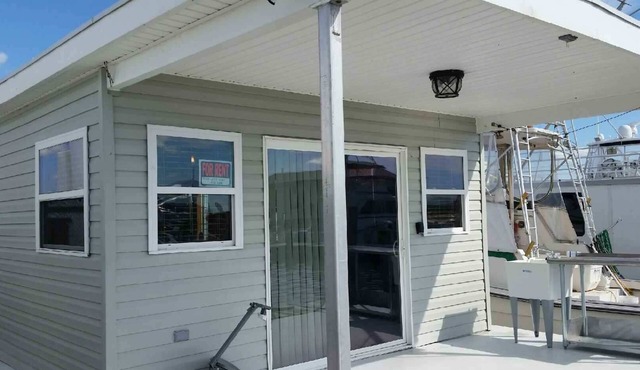 Beautiful 3Bd Houseboat in the Venice For Rent