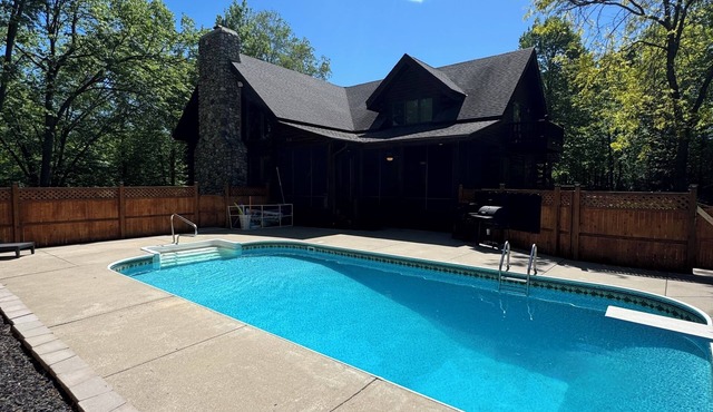 Beautiful 4-BD 9 bed house with heated in-ground pool, fire pit, fiber internet