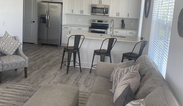 Beautiful natural sunlight spacious 3bedroom apartment in the heart of Rock hill