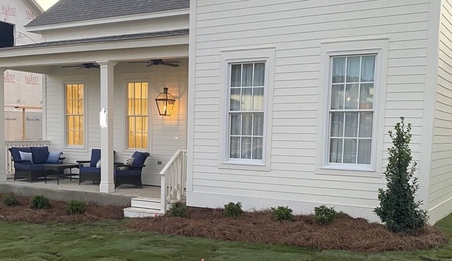 Beautiful/Stylishly decorated 3b/3b! Luxurious and spacious. Minutes to Square.