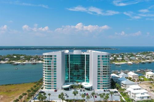 Bella Luna 708 - Luxe 7th floor Walk to Flora-Bama Marina 2 Bed 2 Bath