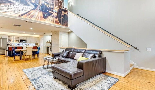 Beltline Townhome/2-Car Garage Walk to Dining & Groceries