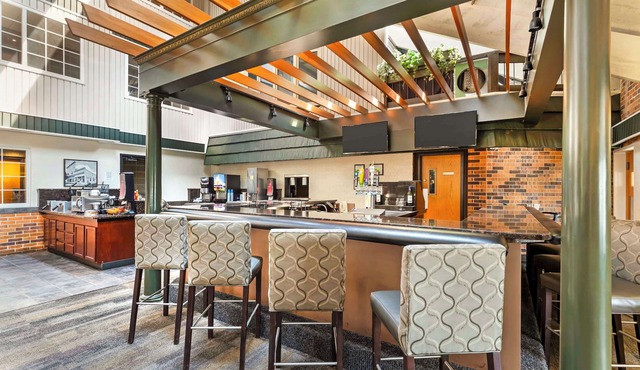 Best Western Plus Longbranch Hotel & Convention Center
