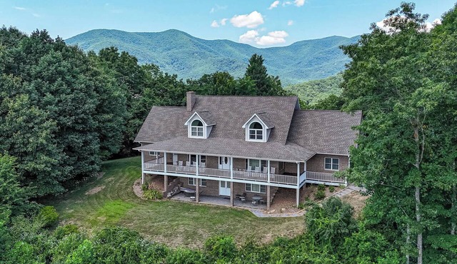 Big Group Getaway | 7BR, 5BA