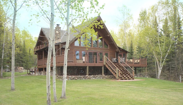 Birch Haven | Spectacular Lakefront Log Cabin