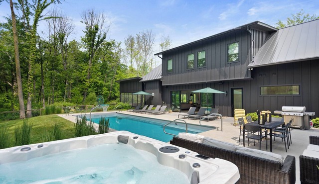 Blackwood Shores - 6 bed, pool, hot tub, game room