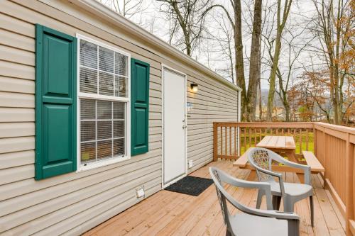 Blue Ridge Base Camp: Resort Cabin in Waynesville