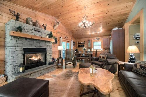 Blue Ridge Cabin Getaway | Cashiers & Highlands