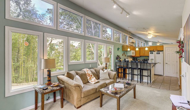 Blue Ridge Retreat w/Deck: Hike, Sip & Explore!