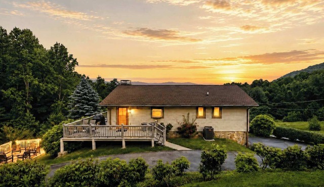 Blue Spruce Retreat | Luxury 2BR w/Mountain Views