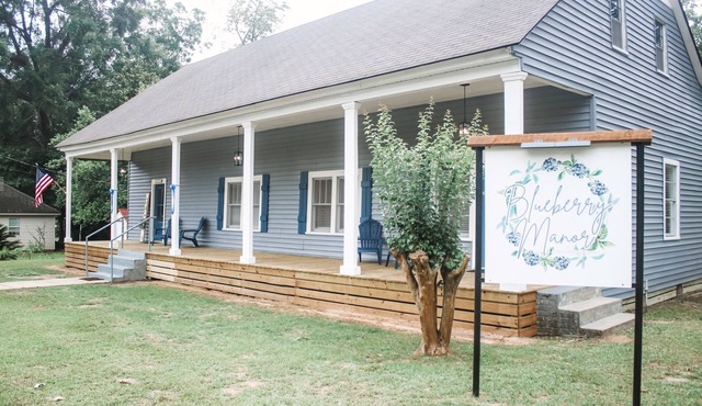 Blueberry Manor Pearl Suite