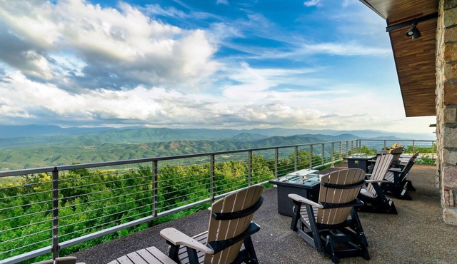 Bluff Mountain Estate | Group Getaway, Epic Views, Pool