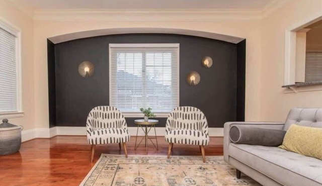 Boho Vibes - Spacious in the Heart of Downtown