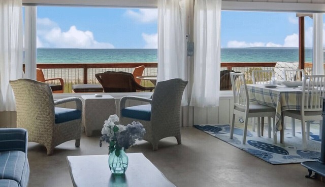 Boona Vista | Lake Michigan Beach Front Cottage