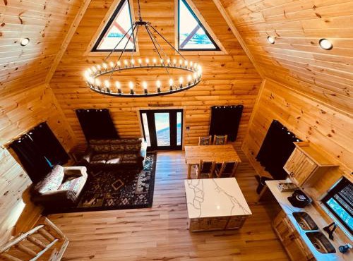 Bourbon Retreat With Hot Tub-7