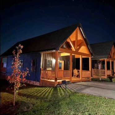 Bourbon Villa at Daynabrook Farm with Hot Tub-6
