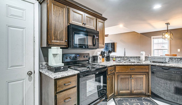 Bowling Green Duplex Rental ~ 5 Mi to Downtown!