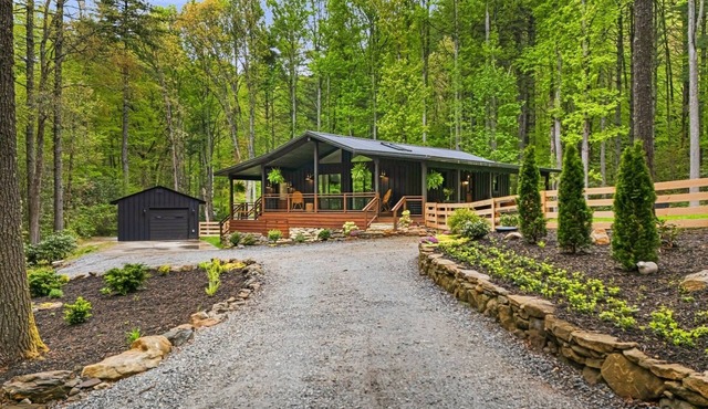 BRAND NEW: Beautiful Cashiers Home In the Woods