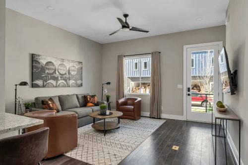 BRAND NEW Side by Side Homes - Sleeps 24 Guests