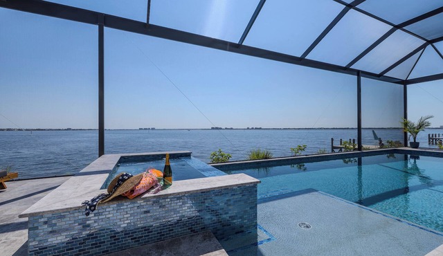 Breathtaking view! New villa overlooking the river!