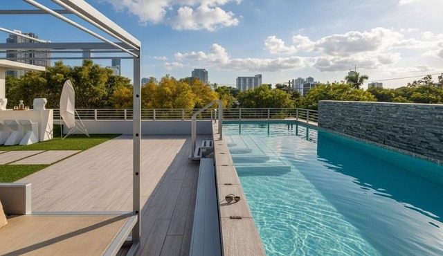 Brickell Luxury, Rooftop Pool, Ping Pong, City Views