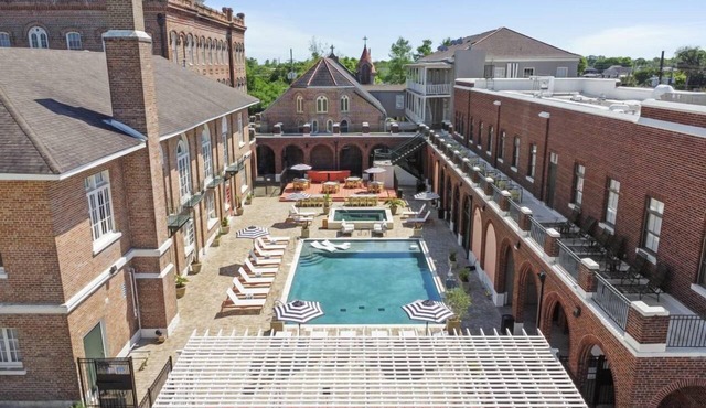 Bright 2BR Retreat in New Orleans’ Historic Center