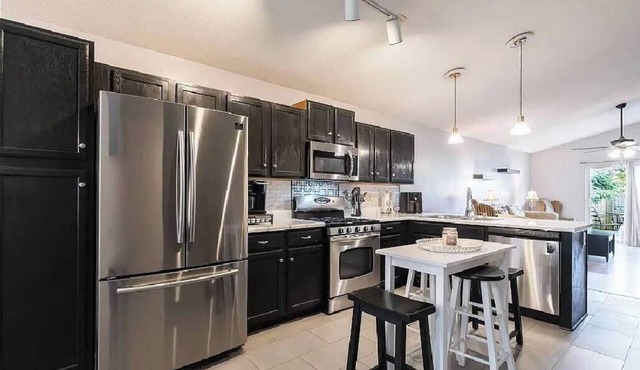 Bright & Spacious 4-Bedroom Home in Peaceful Bloomington Neighborhood