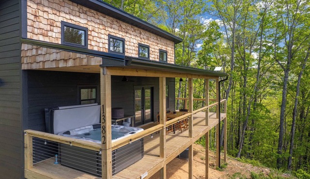Brook Haven-Mountain Views - Hot Tub - Outdoor Pizza Oven