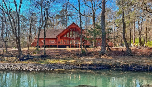 Cabin On The River! Peaceful getaway!