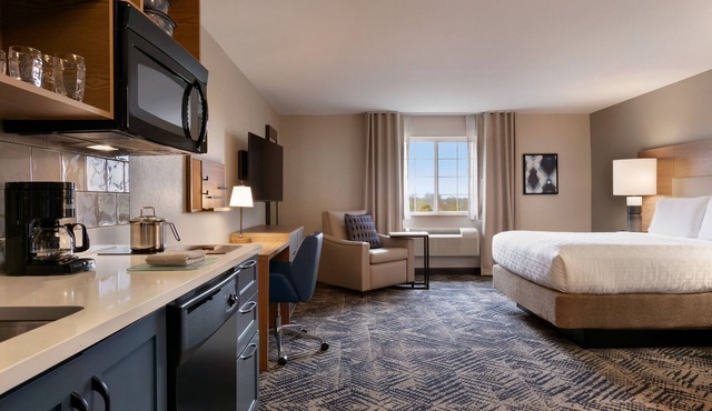 Candlewood Suites Springfield North by IHG