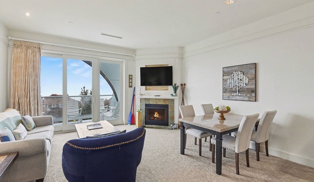 Captain's Lakeview Suite 419 in Bay Harbor offers stunning views and modern comforts.