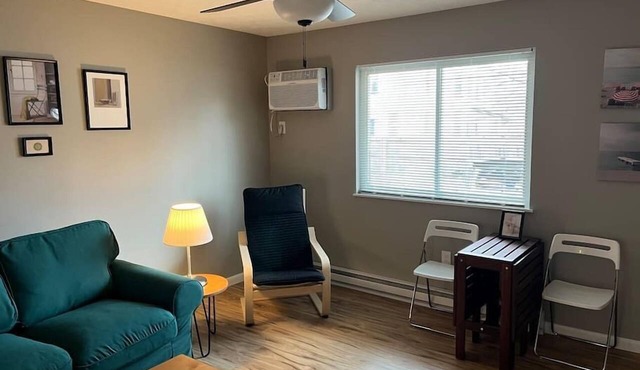 Carter #4, Two bedroom unit near Xavier, Downtown