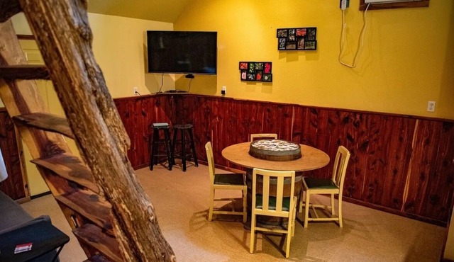 Cedar Loft - This Rustic Retreat Is Just A Short Drive From Fishing And Shopping by RedAwning in Lindale