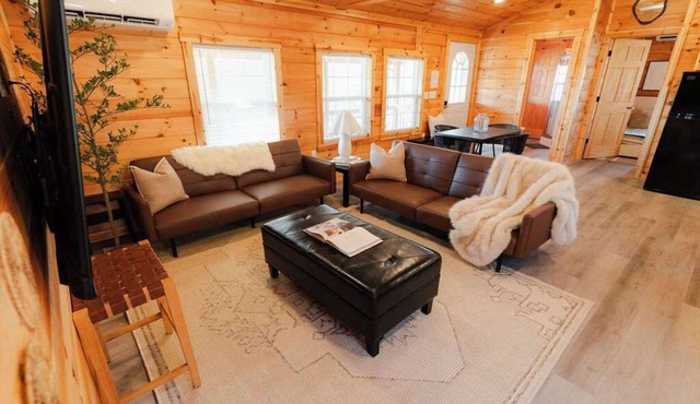 Cedar Villa Cabin in Hocking Hills Near Trails
