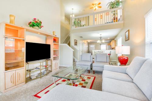 Central Greensboro Townhome + Pool Access!