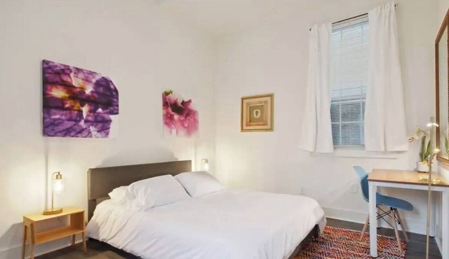Centrally located 1bed 1bath,walk to French Q, Bourbon St. & Jazz venues