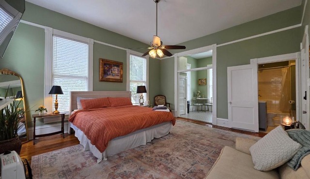 Centrally Located Studio #5 - Downtown Little Rock