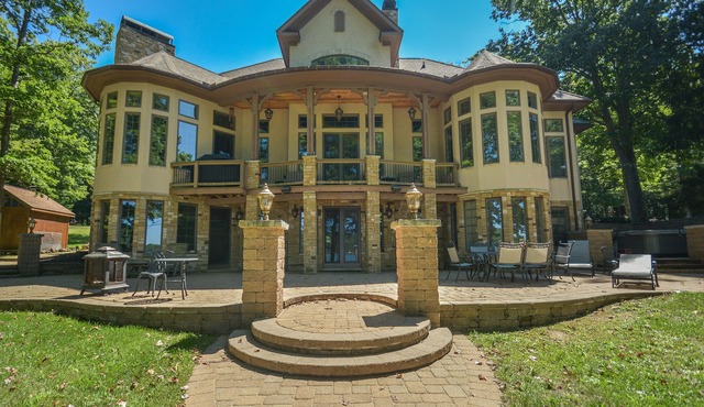 Champagne Taste | Level, Lakefront, Private Dock