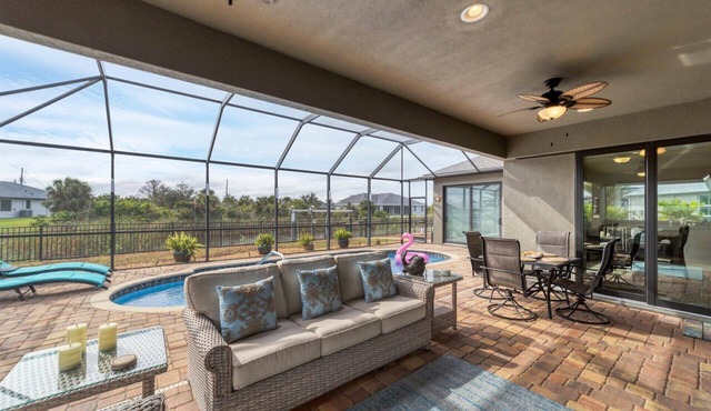 Charlotte County 5882: Relaxing Poolside Retreat